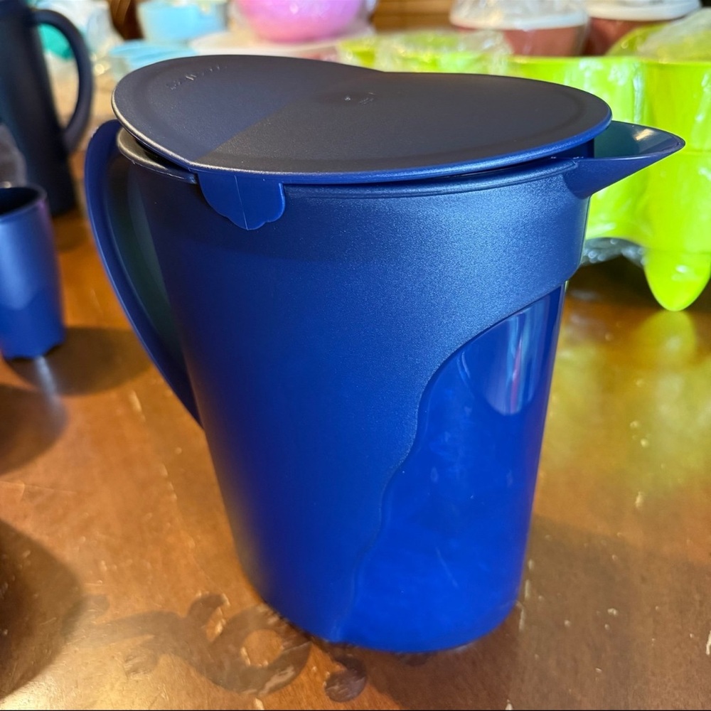 Tupperware Impressions Pitcher